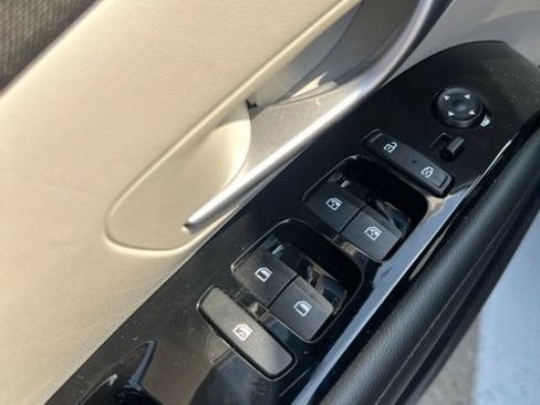 Used 2023 Hyundai Tucson Limited FWD image 13