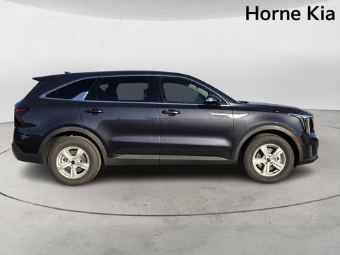 New 2026 Kia Sorento LX FWD image 3