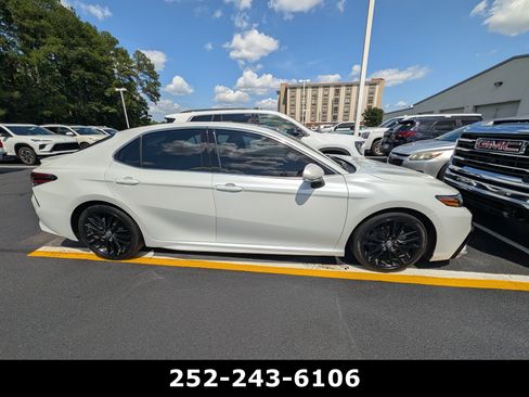 Used 2023 Toyota Camry XSE FWD image 2