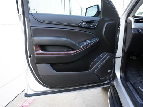 Used 2020 GMC Yukon SLT w/ Premium Edition image 17