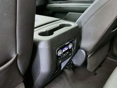 Used 2023 Chevrolet Suburban LT w/ LT Signature Plus Package RWD image 28
