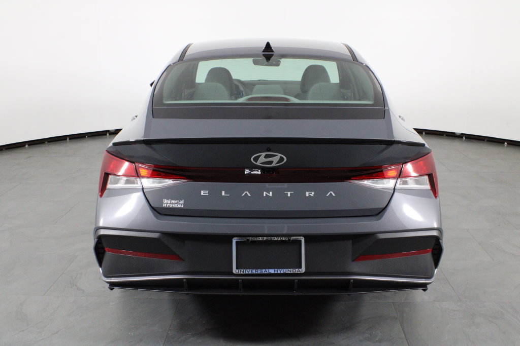 Certified 2026 Hyundai Elantra Sport FWD image 11