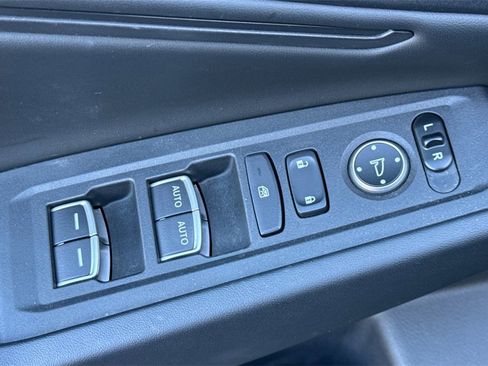 Certified 2023 Honda Accord EX image 16