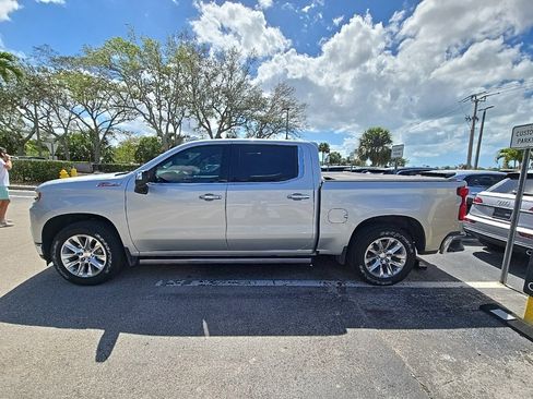 Used 2019 Chevrolet Silverado 1500 LTZ w/ LTZ Premium Package image 3