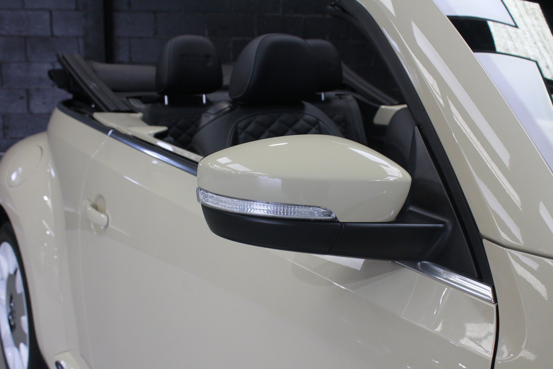 Used 2019 Volkswagen Beetle 2.0T S FWD image 32