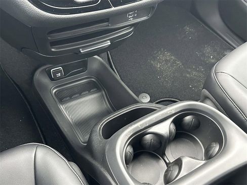 New 2026 Chrysler Pacifica Select image 16