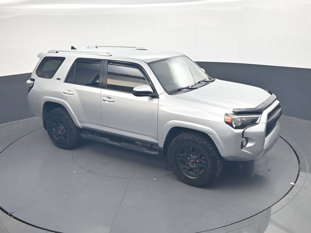 Used 2017 Toyota 4Runner SR5 AWD/4WD image 17