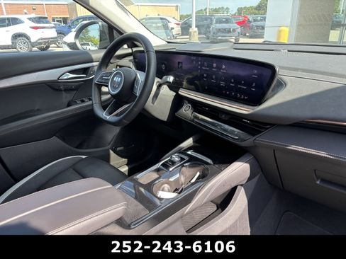 Used 2025 Buick Envision Sport Touring AWD/4WD image 9