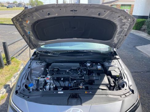 Used 2025 Hyundai Elantra SEL FWD image 33