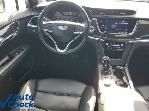 Used 2021 Cadillac XT6 Premium Luxury FWD image 18
