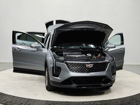 Used 2024 Cadillac XT4 Premium Luxury image 10