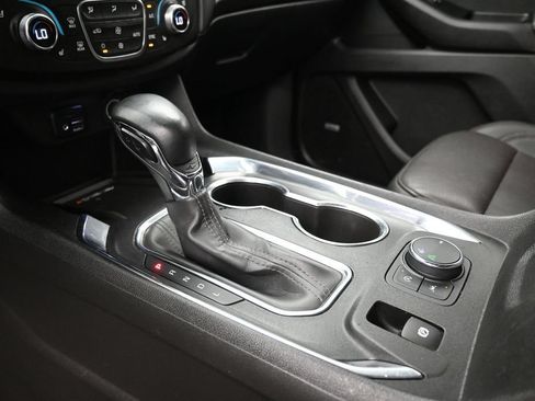 Used 2023 Chevrolet Traverse High Country FWD image 18