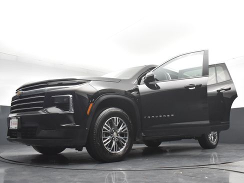 Used 2024 Chevrolet Traverse LT FWD image 35