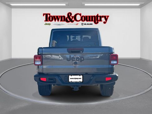 Certified 2024 Jeep Gladiator Sport image 5