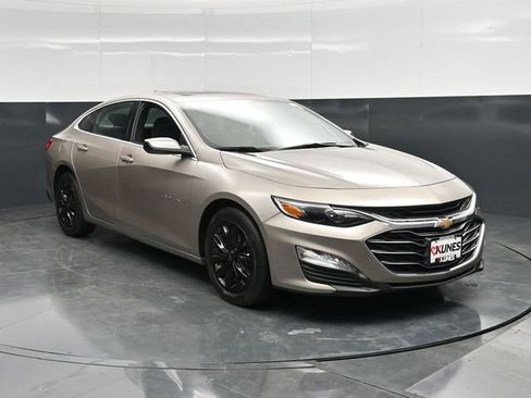 Used 2024 Chevrolet Malibu LT FWD image 1