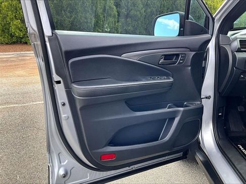 Used 2023 Honda Passport EX-L image 9
