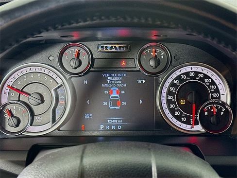 Used 2018 RAM 1500 SLT image 12