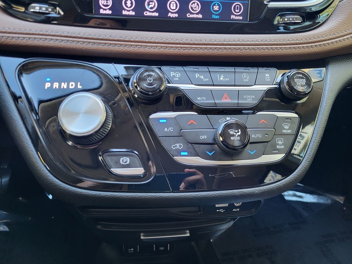 Used 2019 Chrysler Pacifica Limited w/ Advanced Safetytec Group FWD image 33