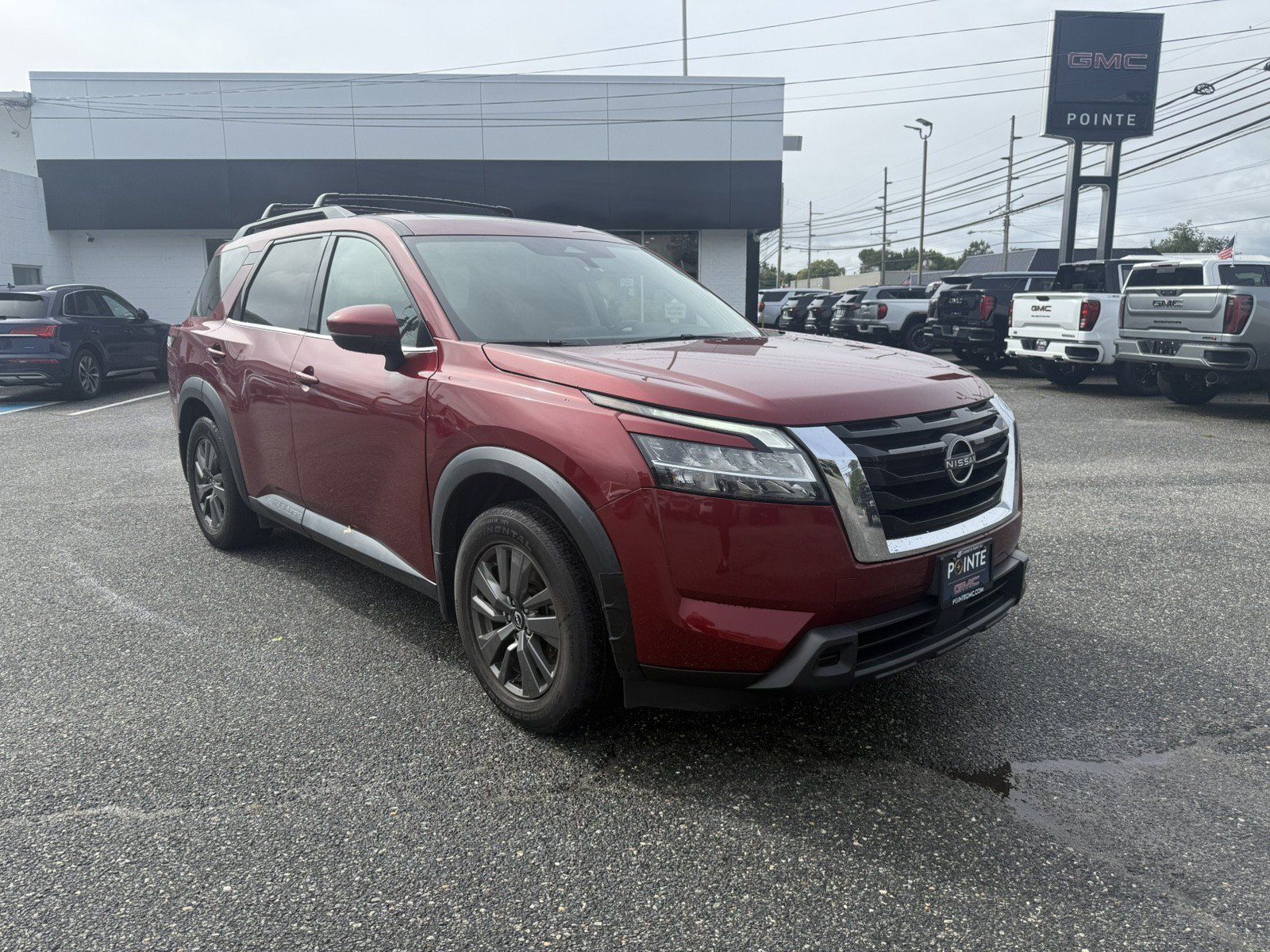 Used 2022 Nissan Pathfinder SV w/ SV Premium Package AWD/4WD image 1