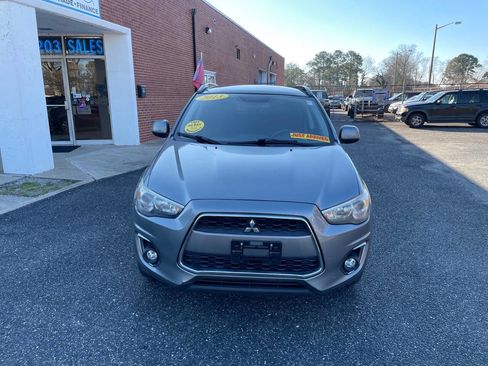 Used 2013 Mitsubishi Outlander Sport SE image 2
