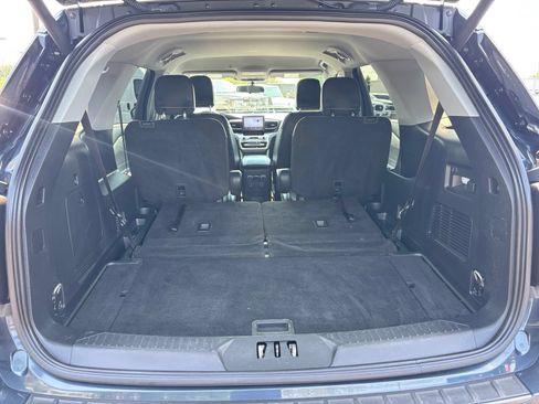 Used 2023 Ford Explorer XLT w/ Equipment Group 202A AWD/4WD image 19