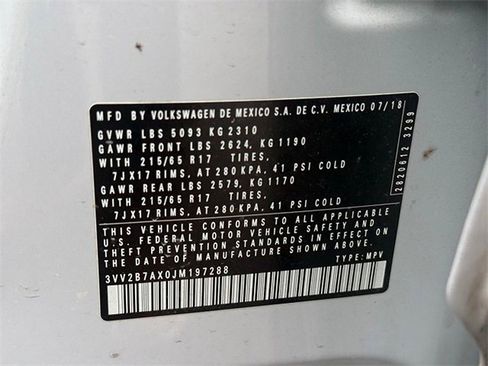 Used 2018 Volkswagen Tiguan SE w/ Panoramic Sunroof Package image 20