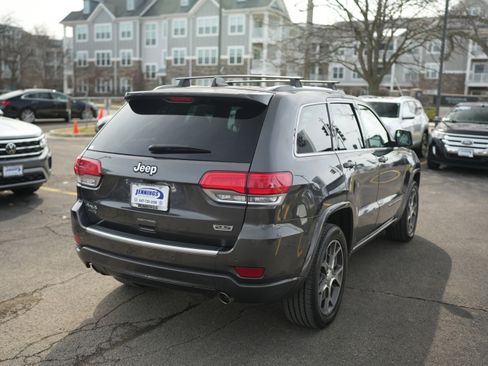 Used 2018 Jeep Grand Cherokee Limited image 8