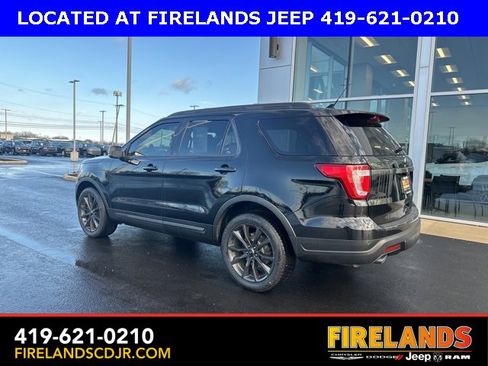 Used 2018 Ford Explorer XLT w/ Equipment Group 202A image 6