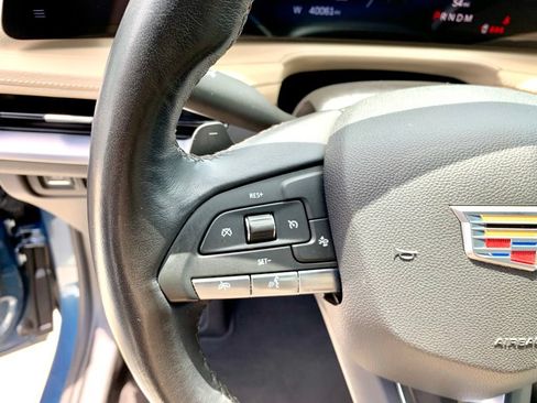 Used 2025 Cadillac XT4 Premium Luxury FWD image 31