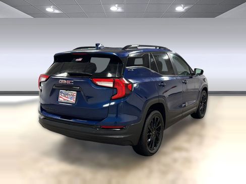 Used 2023 GMC Terrain SLE w/ Driver Convenience Package FWD image 8