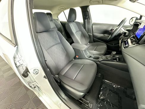 Used 2024 Toyota Corolla LE FWD image 27