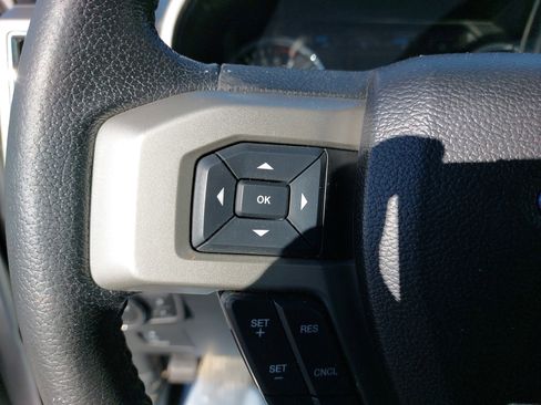 Used 2015 Ford F150 Lariat image 18