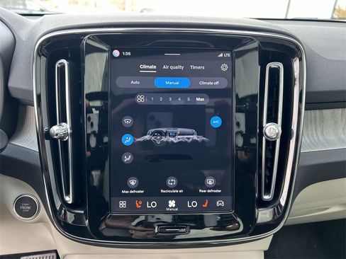 Certified 2023 Volvo XC40 B5 Plus w/ Driver Assist Package image 21