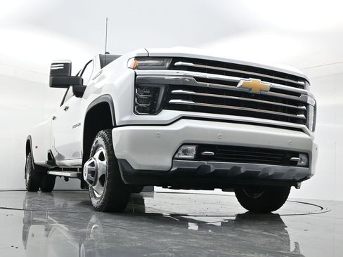 Used 2021 Chevrolet Silverado 3500 High Country image 48