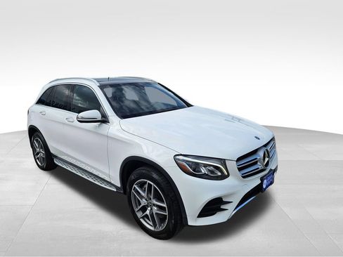 Used 2019 Mercedes-Benz GLC 300 4MATIC image 3