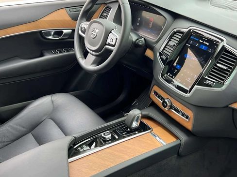 Used 2023 Volvo XC90 B6 Plus AWD/4WD image 30