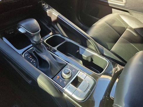 Used 2024 Kia Telluride EX w/ EX Captain's Chair Package image 20