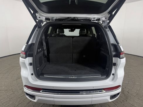 Used 2021 Jeep Grand Cherokee L Overland w/ Luxury Tech Group IV image 9