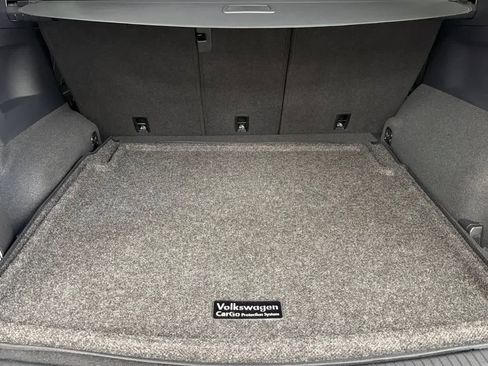 Used 2024 Volkswagen Tiguan SE R-Line image 15