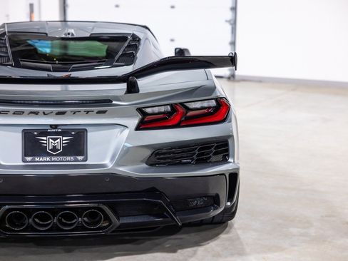 Used 2024 Chevrolet Corvette Z06 w/ Z07 Performance Package RWD image 13