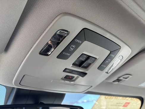 Used 2024 Toyota Sienna LE w/ LE Plus Package FWD image 26