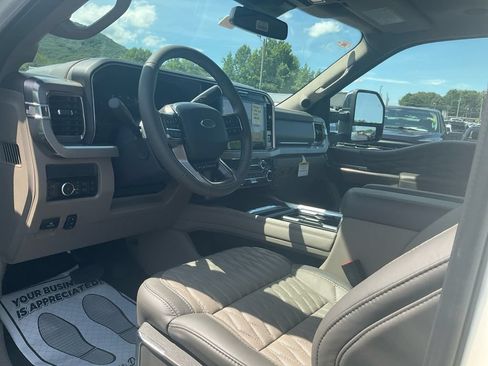 New 2026 Ford F250 Platinum w/ Platinum Plus Package AWD/4WD image 15