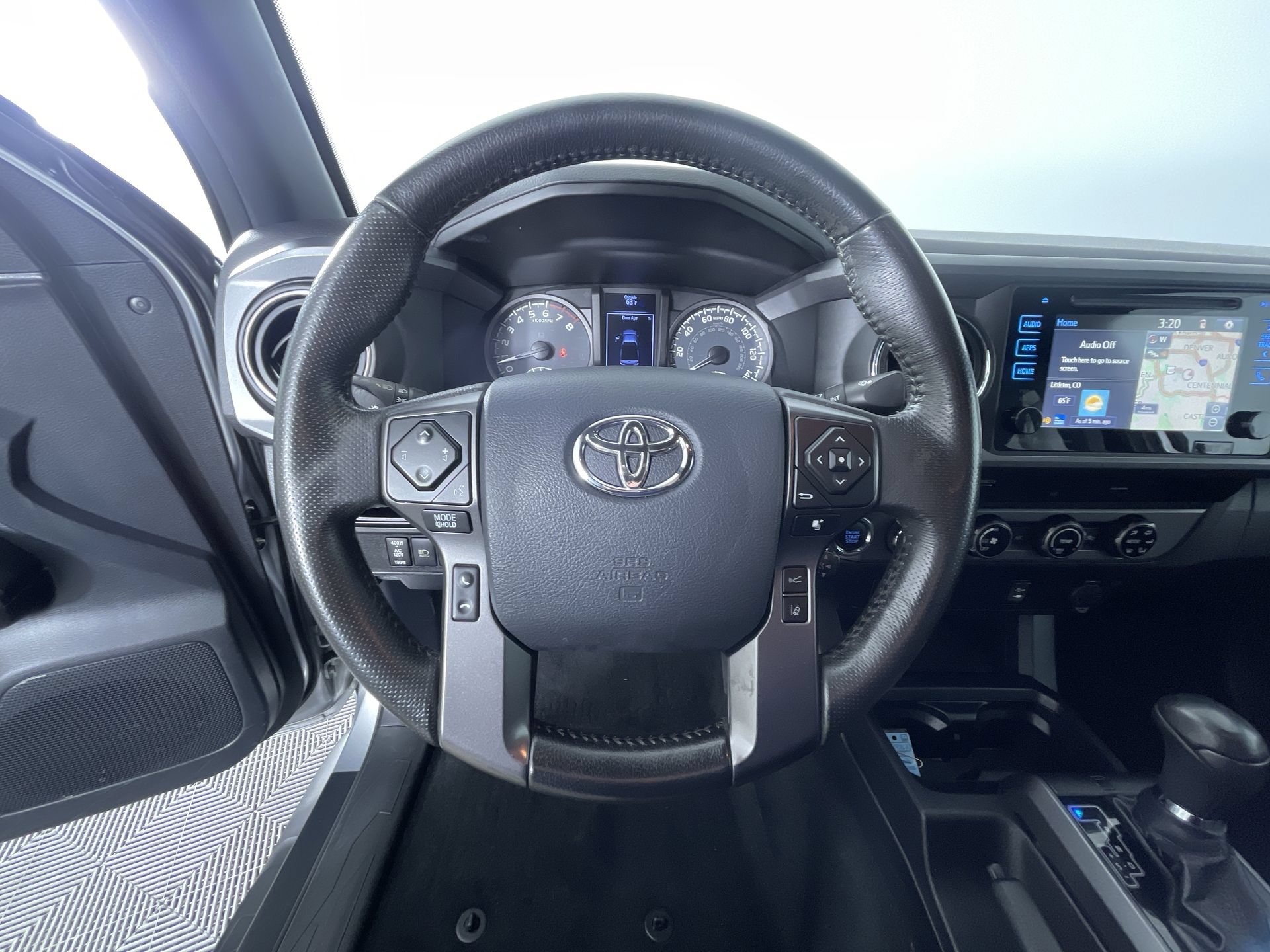 Used 2018 Toyota Tacoma TRD Sport AWD/4WD image 16