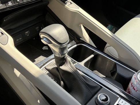 Used 2025 Kia Telluride S FWD image 9