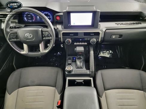 Used 2024 Toyota Tacoma TRD Sport AWD/4WD image 19