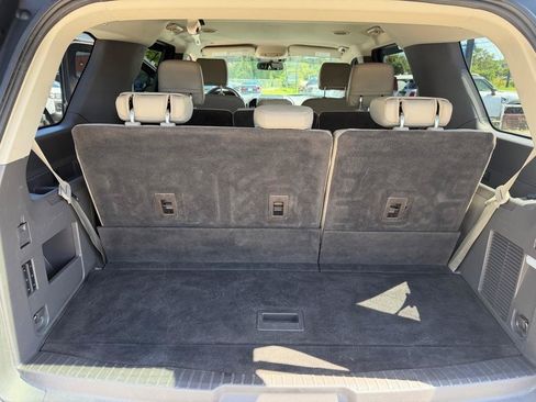 Used 2019 Ford Expedition XLT w/ Equipment Group 202A RWD image 21