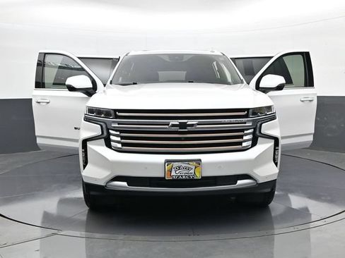 Used 2024 Chevrolet Suburban High Country AWD/4WD image 32