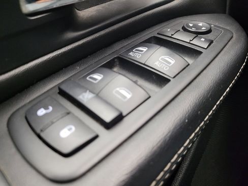 Used 2016 Dodge Grand Caravan SE FWD image 27
