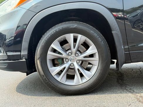 Used 2015 Toyota Highlander XLE image 10