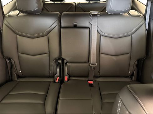 New 2025 Cadillac XT6 Luxury image 17